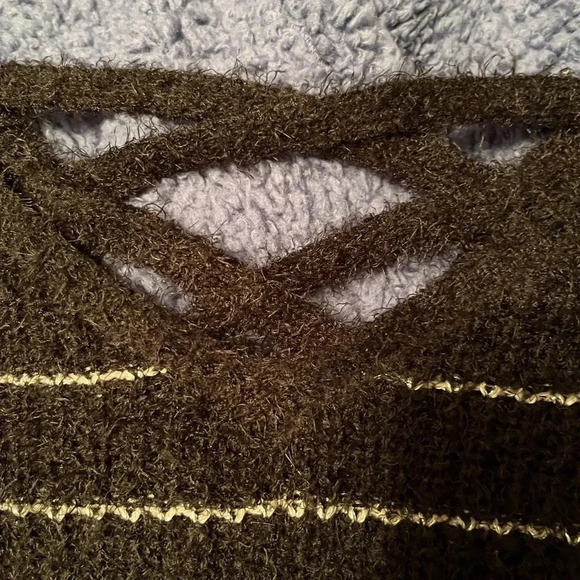 Black and silver sweater - Picture 2 of 3